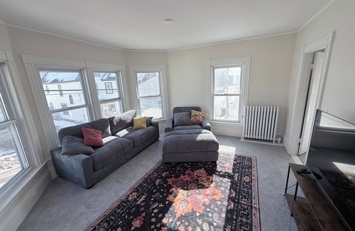 Bangor Apartment | Quiet Private 2 Bedroom Apartment