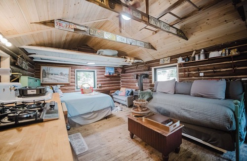 Bethel Cabin | READ THE DESCRIPTION! Cozy Log Cabin - Rustic getaway near Bethel Center