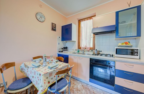Desenzano del Garda Apartment | Residenza Verde - 3 Pools & Garage, Desenzano Del Garda, Italy