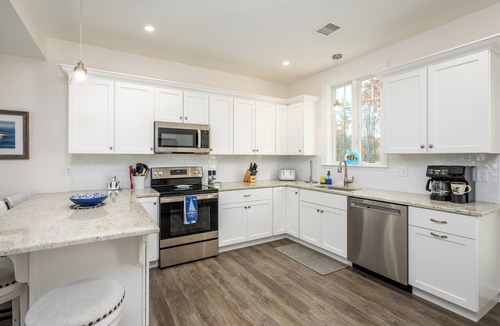 Arundel Cottage | Resort style community, heated pools, club house, game room, 15 mins to beaches.