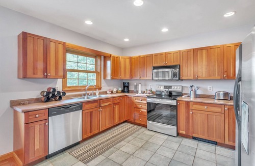 Rumford Center House | River Valley Sunset Retreat - Peaceful Getaway Near Sunday River & Bethel/Newry