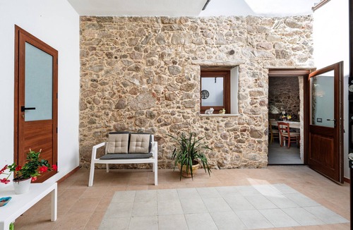 Loculi Apartment | Room 'T-S' with Mountain View, Shared Pool and Terrace