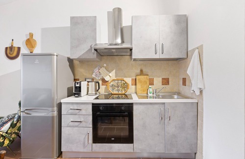 Scano di Montiferro Apartment | Room 'Talia' with Sea View, Wi-Fi and Air Conditioning