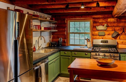Eastern Vermont Cabin | Rustic Log Cabin w/Modern Updates - Close to Stowe - Steps from LV Rail Trail