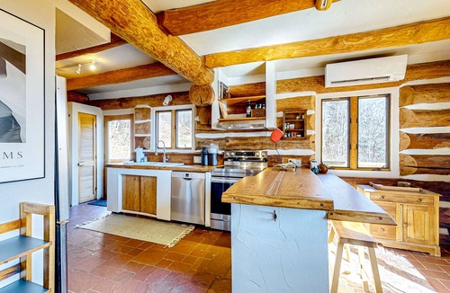 Littleton House | Rustic mountain-view cabin with private deck & fireplaces