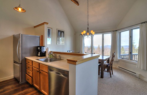 Rangeley Condo | Saddleback - Rock Pond Condo 67 - ski in/out