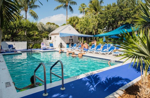 Truman Annex Condo | *SALTWATER HARMONY @ THE ANNEX* Condo & Pool + Last Key White Glove Service.