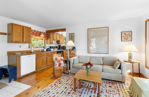 Waldoboro House | Sea Heather Cottage: Sunny Waterfront Escape for N