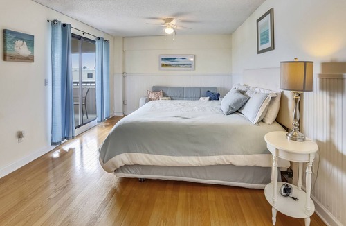 Indian Rocks Beach Condo | Seahorse 401 NEW Listing|Stunning|3 Balconies|Modern|Updates w|granite.