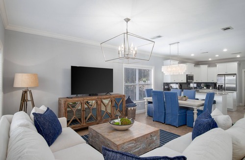 Emerald Waters Village House | "Seas The Day" Great House Private Pool, Golf Cart, 1/2 Block to Deeded Beach