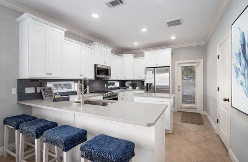 Emerald Waters Village House | "Seas The Day" Great House Private Pool, Golf Cart, 1/2 Block to Deeded Beach
