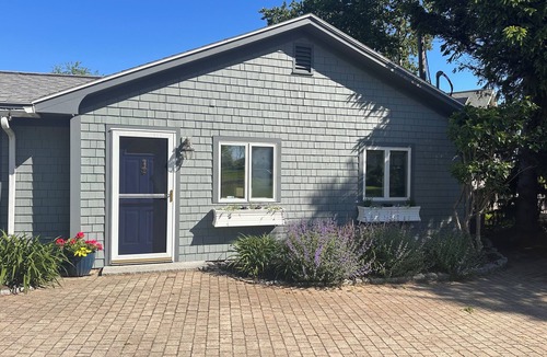 Mid-Coast and Islands Cottage | Serene cottage with a spectacular view on charming Bailey Island.