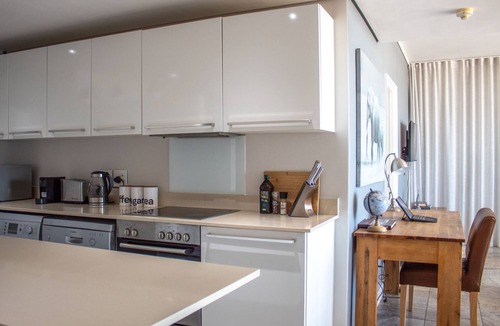 Victoria and Alfred Waterfront Apartment | Spacious 2Bed Harbor Haven | V&A Waterfront Canals