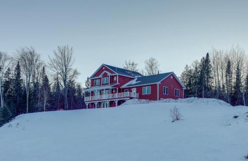 Eagle Lake House | Spacious Eagle Lake Home w/Fireplace & Deck