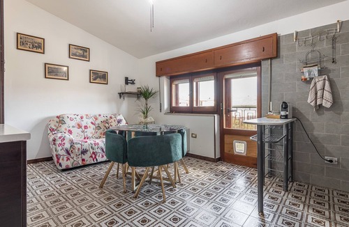 Sanluri Historic Centre Condo | Spacious emerald Penthouse with 3 bedrooms