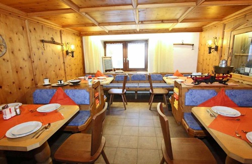 Huben House | Spacious Holiday Home in Tyrol near Ski Area