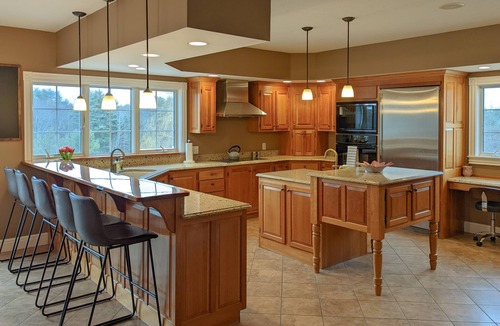 Topsham House | Spacious Maine Hideaway with Hot Tub and Game Room
