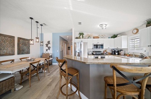 Indian Rocks Beach Condo | Spacious top floor 3 bedroom condo overlooking the beautiful Gulf of America!