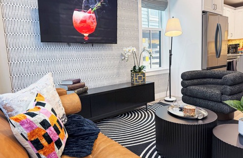 Portsmouth Apartment | Speakeasy Vibe ~ Luxe 1BR ~ <2min walk to MKT SQ