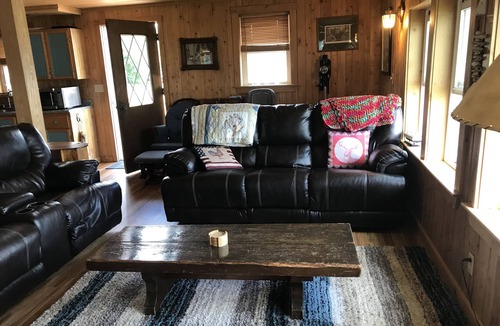 Eagle Lake House | Stay with us for beautiful scenery and relaxation