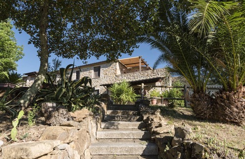 Monterotondo Marittimo Apartment | Studio apartment in farmhouse pool, nature and relaxation
