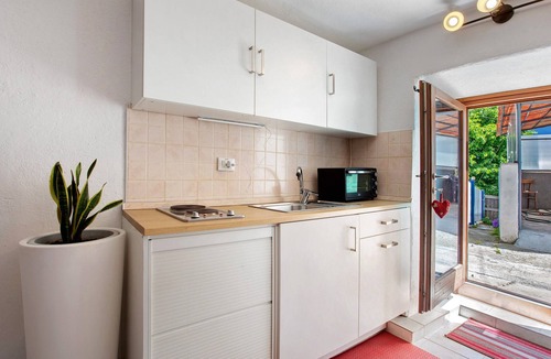 Villair-Amerique Apartment | Studio 'Nel Cuore Della Via Francigena' with Mountain View and Private Garden