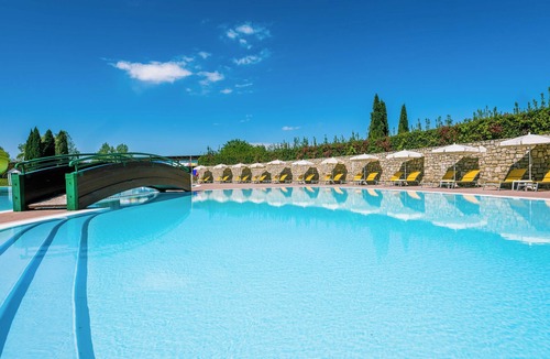 Peschiera del Garda Apartment | Studio with outdoor pool and children's entertainment in a great residence