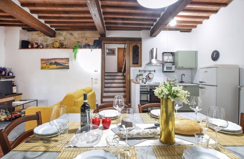 Monticchiello Apartment | Stunning apartment in Monticchiello with WiFi