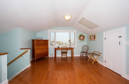 York Beach House | Stunning Nubble Lighthouse & Ocean Views, 3891 sq. ft. 267' of rocky coast!