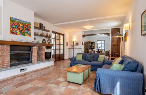 Basaluzzo Villa | Stunning private villa for 9 guests with WIFI, private pool, hot tub, TV, patio and panoramic view