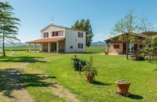 Grosseto Villa | Stunning private villa for 6 guests with WIFI, TV and terrace