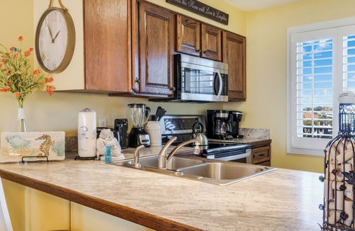 Holiday Isle Condo | Stunning Views + Resort Fun! Beachfront Escape – Islander 410