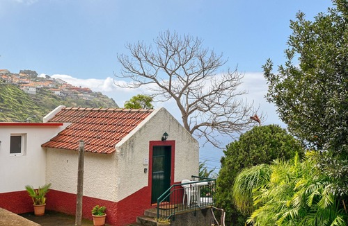 Arco da Calheta Apartment | Sunset Studio, a Home in Madeira