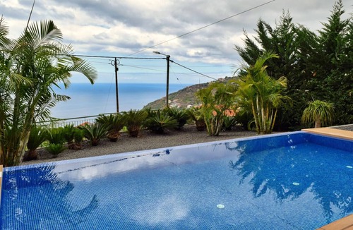 Arco da Calheta Apartment | Sunset Studio, a Home in Madeira
