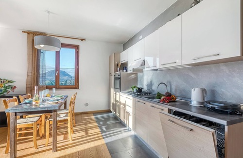 Roe Volciano House | The Cottage Garden-2 km from the lake, Roè Volciano, Italy