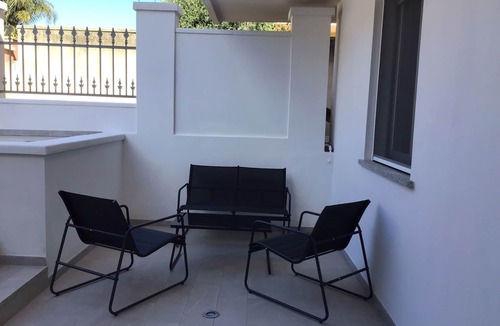 Santa Giusta Apartment | The Park Entire apartment with separate entrance CIN IT095047C2000R1207