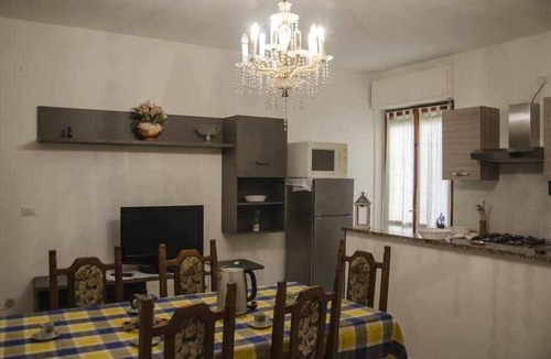 La Pietraia Apartment | Three room apartment 250 meters from the sea "Mormora"