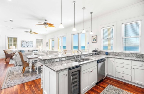 Delos House | Toes in the Sand*July 25-Aug1 Available*Elevator*BeachSvc