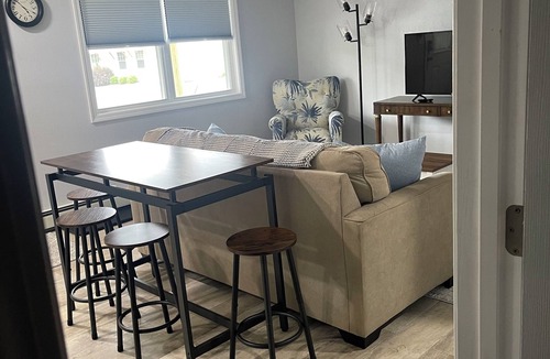 Jeffersonville Apartment | Tranquil 2-bedroom apartment with AC in charming Cambridge/Jeffersonville