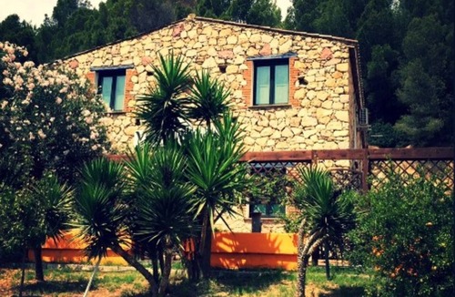 Gonnesa Apartment | Triple room with shared pool and kitchen, Wi-Fi and air conditioning