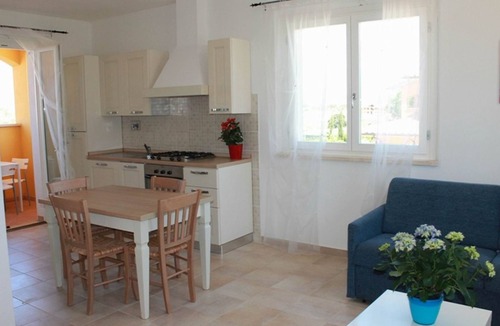 Puntone Apartment | Unterkunft im Erdgeschoss, überdachte Terrasse, Schwimmbad by Interhome
