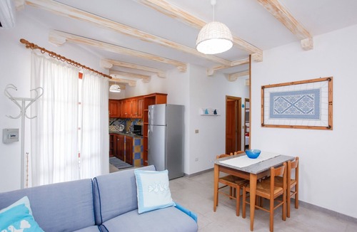 Luddui House | Vacation Home "Trilo Mare" with Sea View, Private Terrace & Wi-Fi