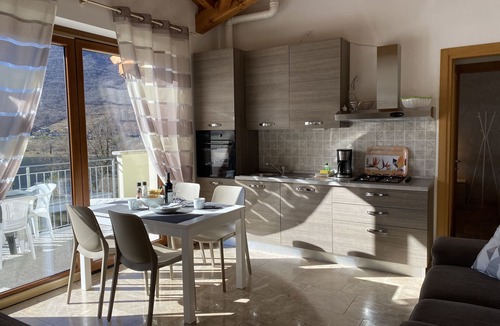 Crone Apartment | Villa Carlotta type C2, great view, large balcony, 300m to the lake, 4-5 pers.