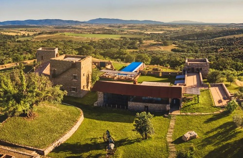 Magliano in Toscana Villa | Villa in Magliano In Toscana with 7 bedrooms sleeps 16