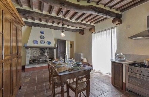 Magliano in Toscana Villa | Villa in Magliano In Toscana with 8 bedrooms sleeps 17