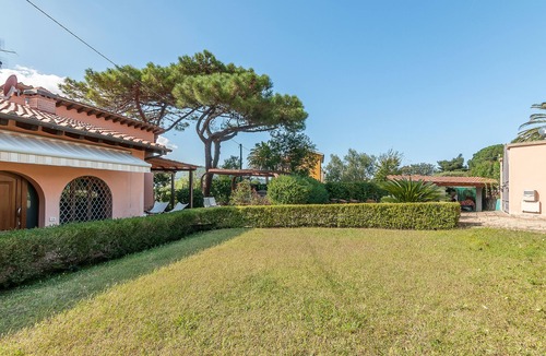 Procchio Villa | Villa La Guardiola, 11 beds 50 meters from the beach. Discount ferry.