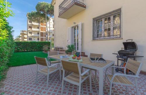 Viareggio Villa | Villa Robin, elegante e indipendente Città Giardino Viareggio