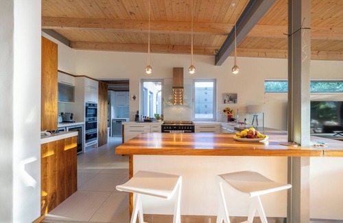 Constantia Villa | Villa Verdot – Exclusive Holiday Home with Heated Pool, Playground & BBQ Terrace