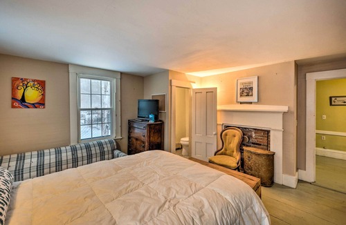 Rumford Point House | Vintage Farmhouse: Near Sunday River Ski Slopes!