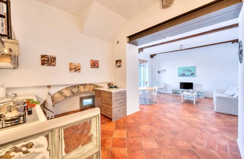 Arona Apartment | Volo Di Gabbiani: Lakefront Arona Apartment with Terrace, Arona, Italy